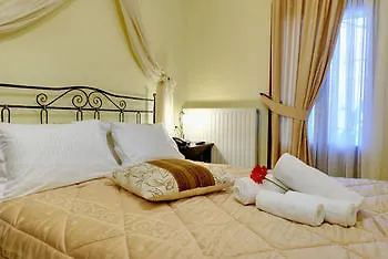 Iris & Hotel 3*